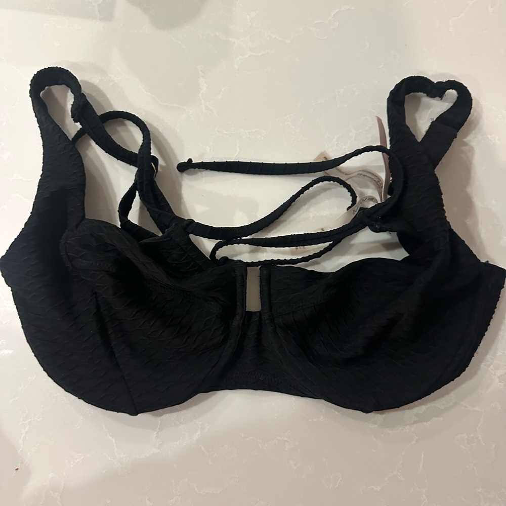 Victoria's Secret Black Textured Underwire Bikini Top
